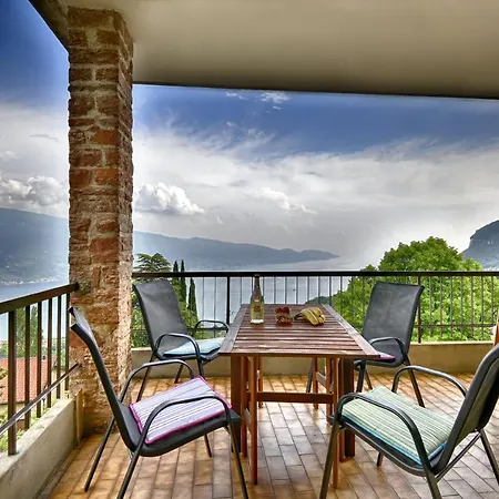 Apartment Casa Mamma Gisella - Theater
